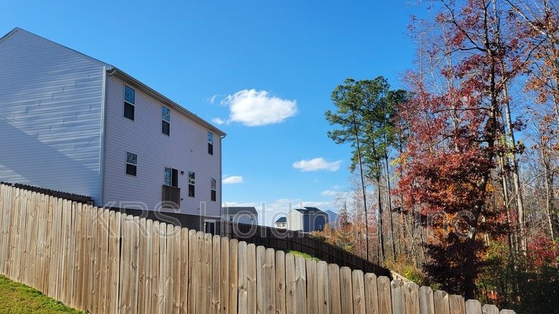 Spacious 4-Bedroom Home with Huge Basement & Open-Concept Living property image