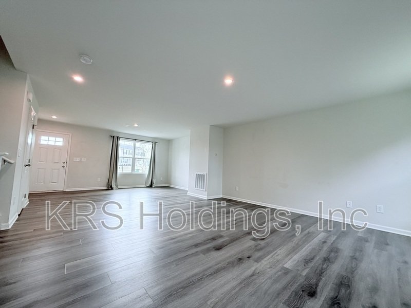Spacious 4-Bedroom Home with Huge Basement & Open-Concept Living property image