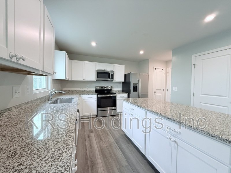 Spacious 4-Bedroom Home with Huge Basement & Open-Concept Living property image