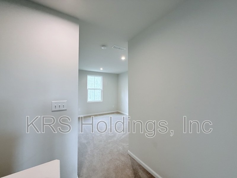 Spacious 4-Bedroom Home with Huge Basement & Open-Concept Living property image