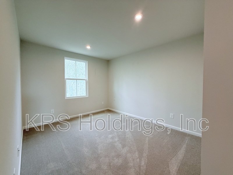 Spacious 4-Bedroom Home with Huge Basement & Open-Concept Living property image