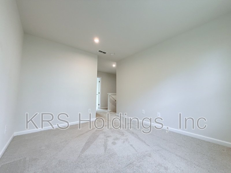 Spacious 4-Bedroom Home with Huge Basement & Open-Concept Living property image