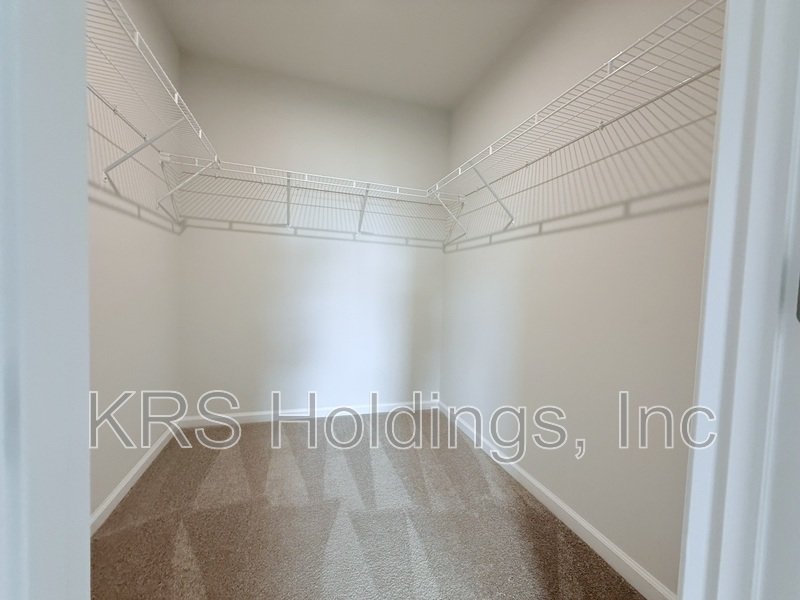 Spacious 4-Bedroom Home with Huge Basement & Open-Concept Living property image