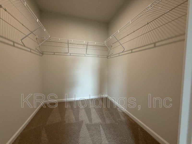 Spacious 4-Bedroom Home with Huge Basement & Open-Concept Living property image