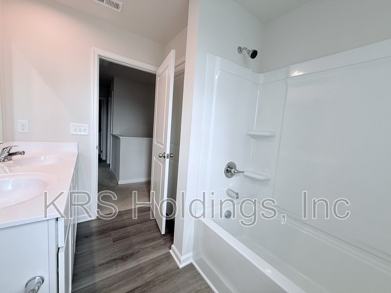 Spacious 4-Bedroom Home with Huge Basement & Open-Concept Living property image