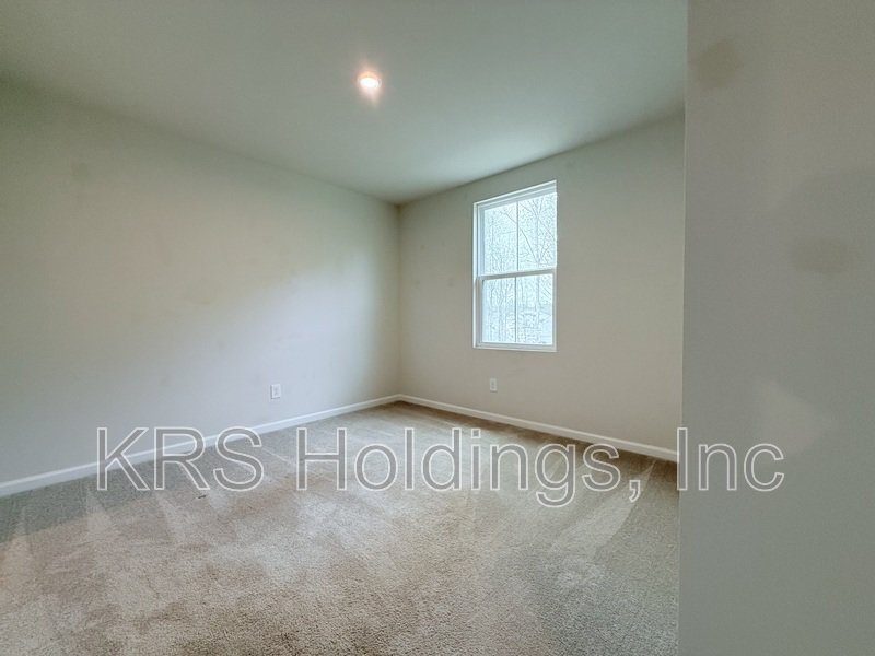 Spacious 4-Bedroom Home with Huge Basement & Open-Concept Living property image