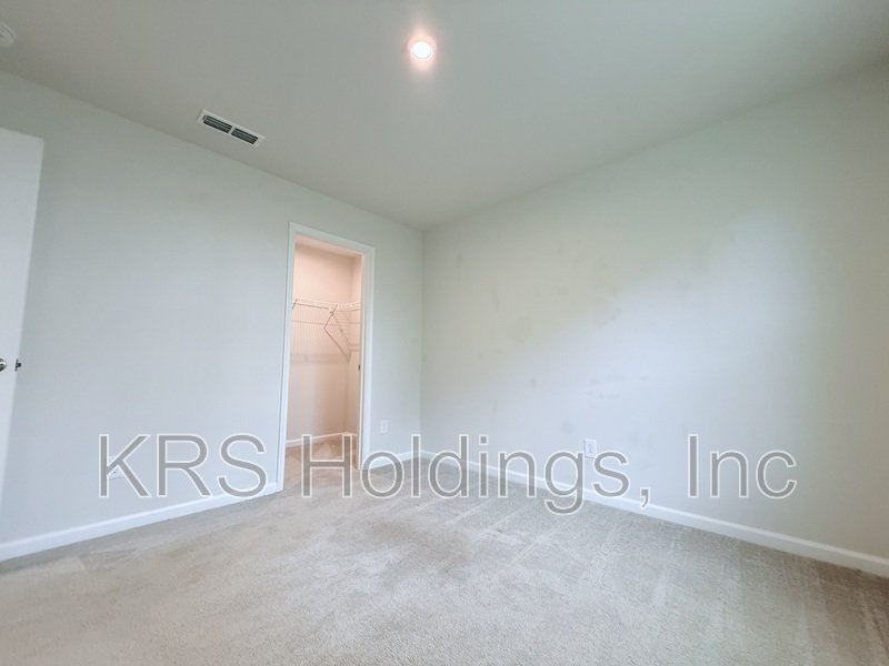 Spacious 4-Bedroom Home with Huge Basement & Open-Concept Living property image