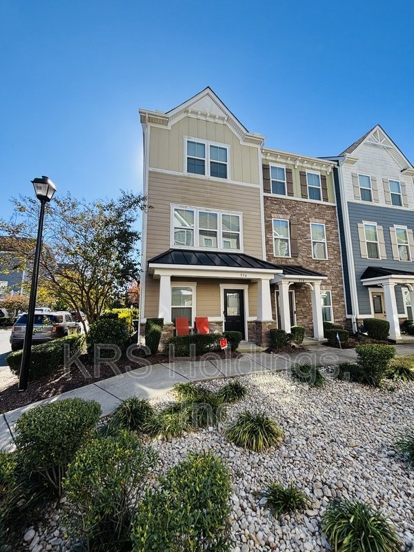 Chesapeake townhome available!! property image