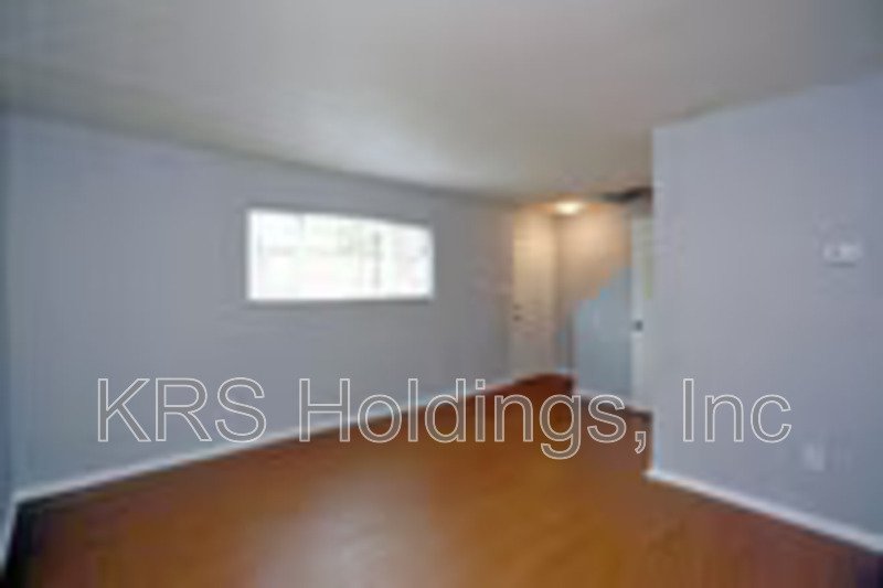 ✨ 2-Bedroom Townhome Available at Soundview Townhomes! ✨ $895/MO special property image