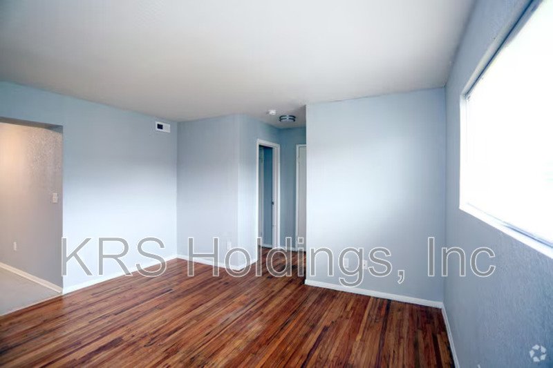 ✨ 2-Bedroom Townhome Available at Soundview Townhomes! ✨ $895/MO special property image