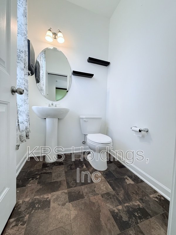 Raleigh Home With a Huge Fenced in Yard! property image