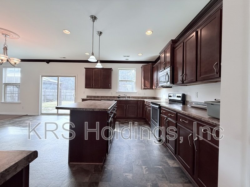 Raleigh Home With a Huge Fenced in Yard! property image