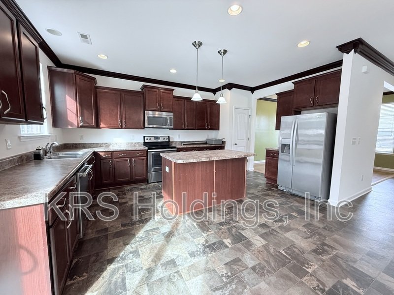 Raleigh Home With a Huge Fenced in Yard! property image