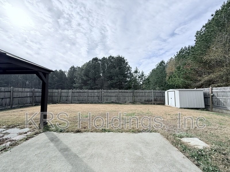 Raleigh Home With a Huge Fenced in Yard! property image