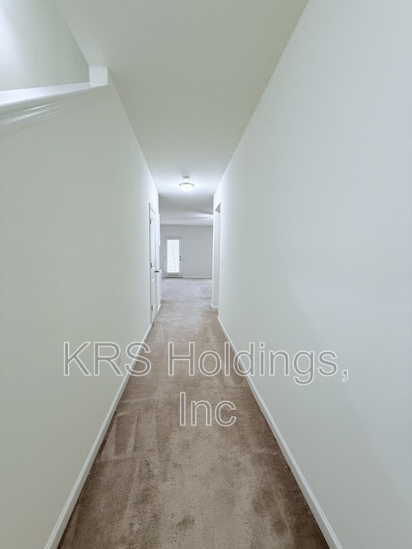 End Unit Townhome with a Basement in Clayton! property image