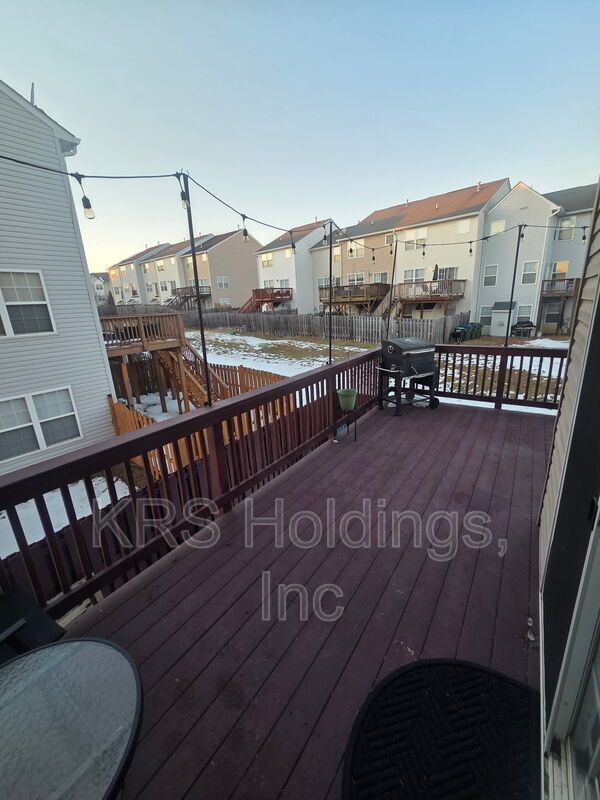 Renovated Corner lot Available for April property image