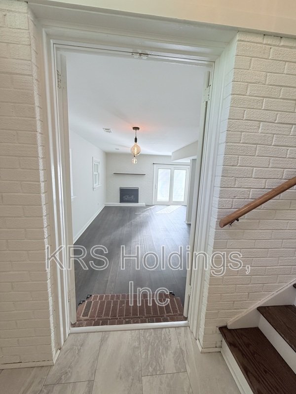 Adorable Home in Greenwood Farms! property image