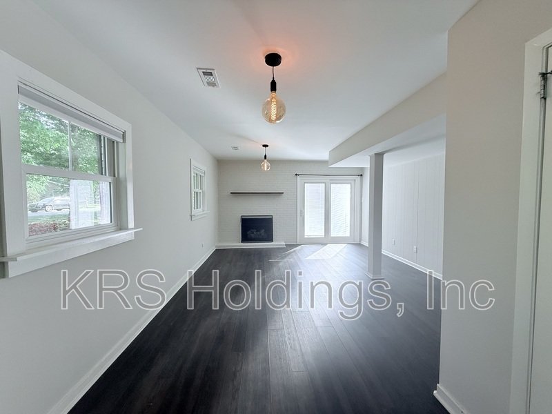 Adorable Home in Greenwood Farms! property image