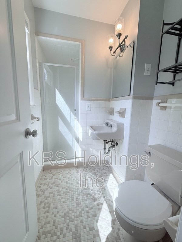 Adorable Home in Greenwood Farms! property image