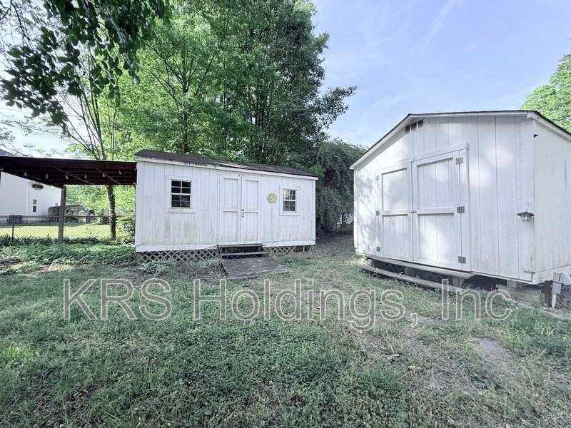 Adorable Home in Greenwood Farms! property image