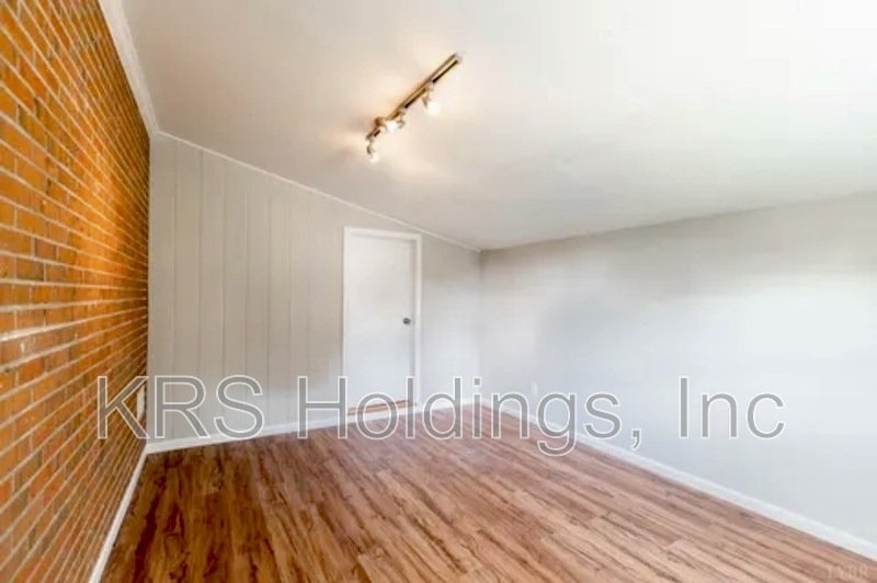 Open property image