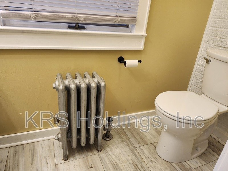 Single Family 5 BR House in Harrisonburg Available NOW property image