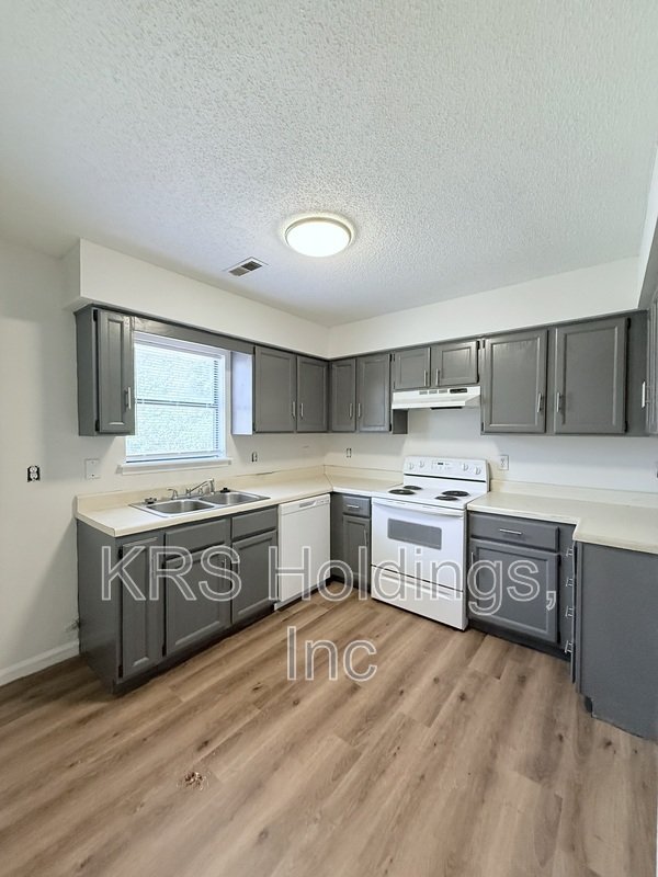 Vaulted Ceilings in Durham! property image