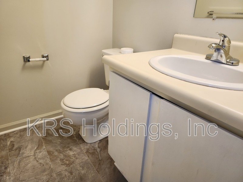 Recently Remodeled 2 BR Townhouse in Staunton property image