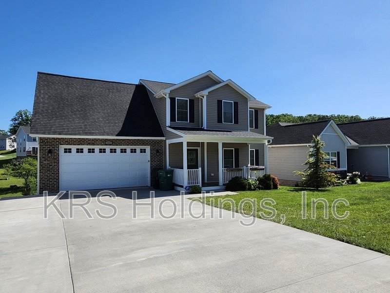 AVAILABLE NOW-Beautiful Single Family 4 BR, 2.5 Bath Home, Great Location property image