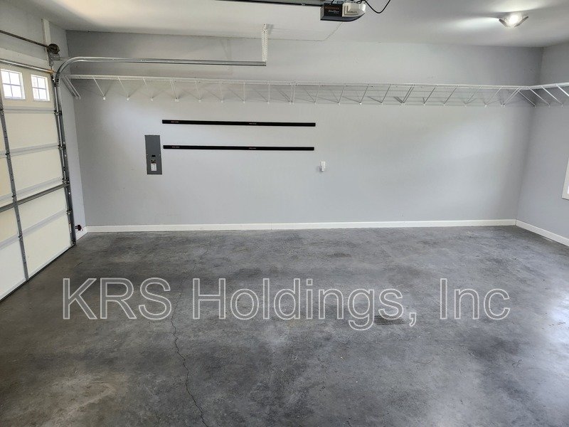 AVAILABLE NOW-Beautiful Single Family 4 BR, 2.5 Bath Home, Great Location property image