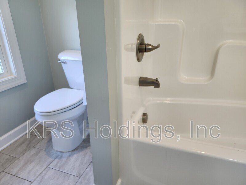 AVAILABLE NOW-Beautiful Single Family 4 BR, 2.5 Bath Home, Great Location property image