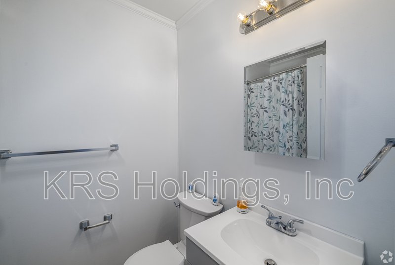 Renovated 1BR Only $995/Month | Utilities Included + Washer/Dryer property image