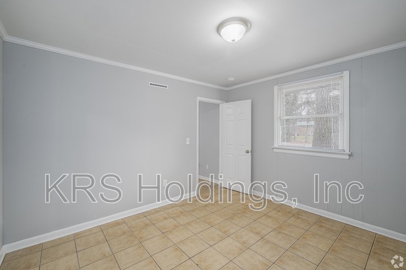 Renovated 1BR Only $995/Month | Utilities Included + Washer/Dryer property image