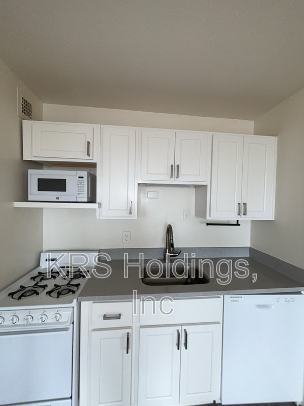 Bright property image