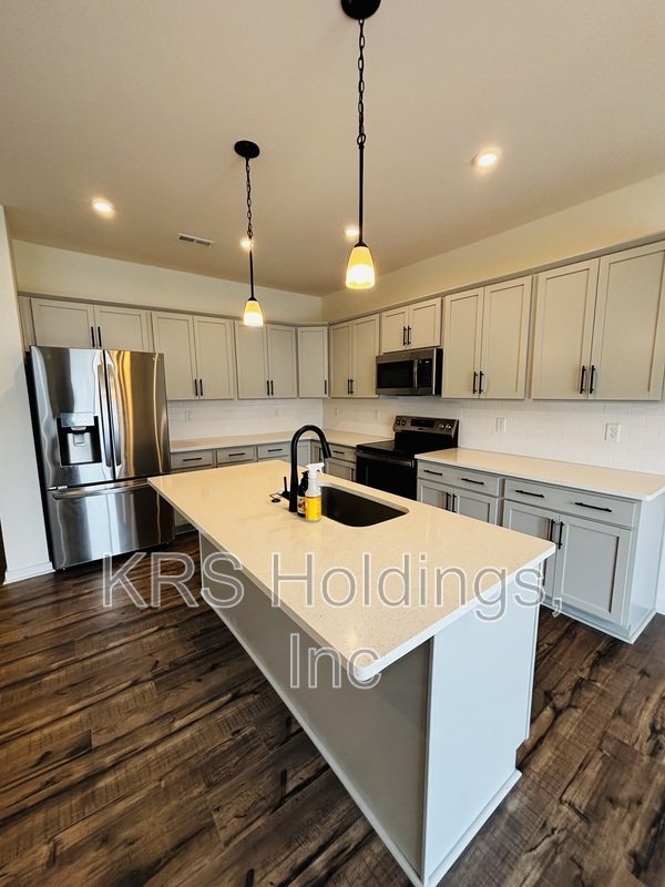 Lovely newer build Ready now! property image