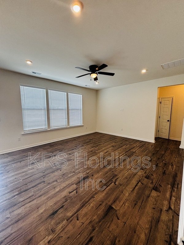 Lovely newer build Ready now! property image
