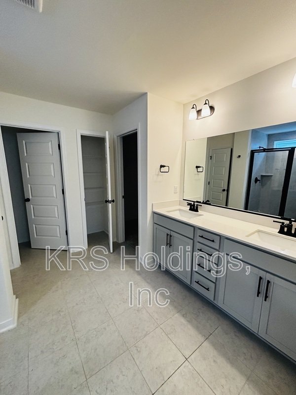 Lovely newer build Ready now! property image