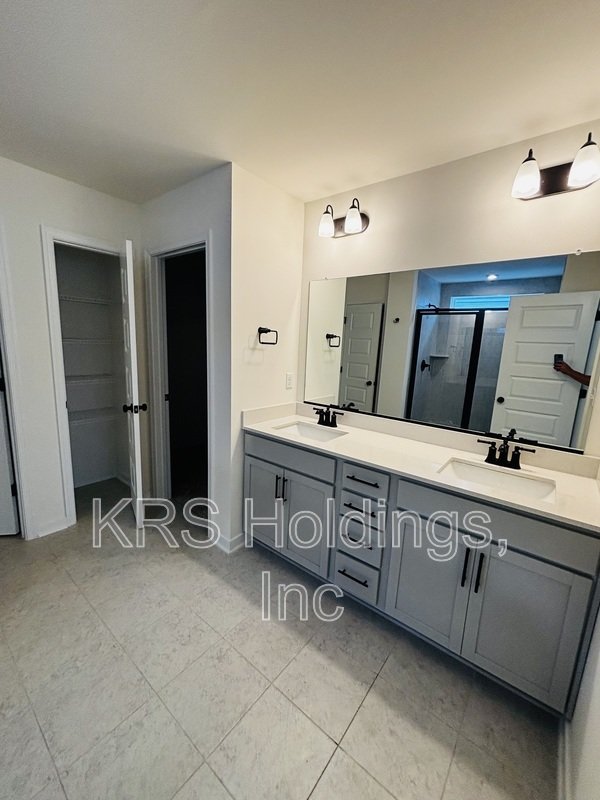 Lovely newer build Ready now! property image