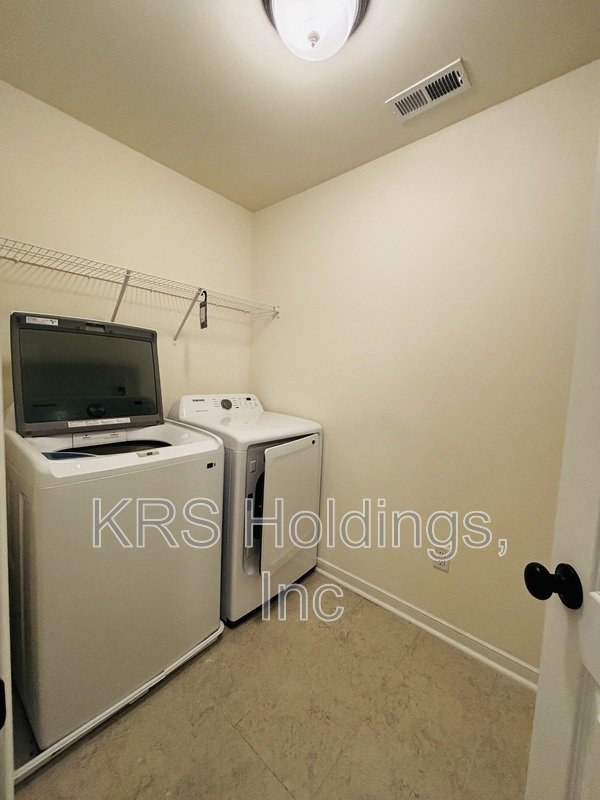 Lovely newer build Ready now! property image