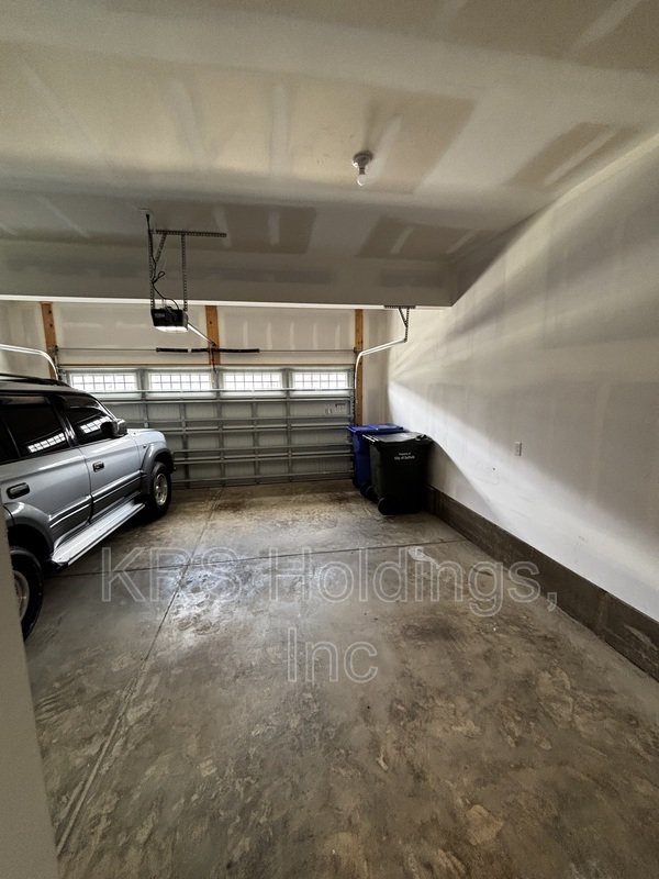 Lovely newer build Ready now! property image