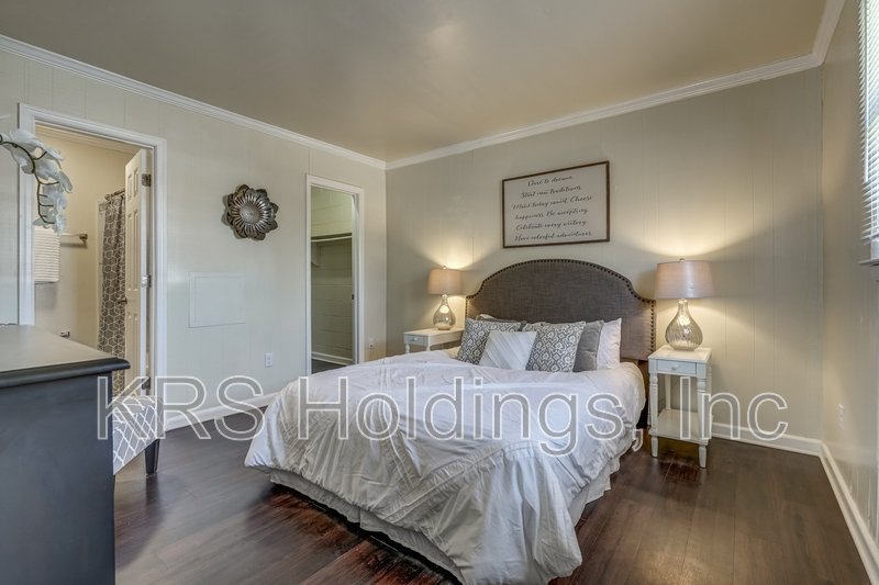 Renovated 1BR Only $995/Month | Utilities Included + Washer/Dryer property image
