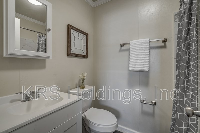 Renovated 1BR Only $995/Month | Utilities Included + Washer/Dryer property image
