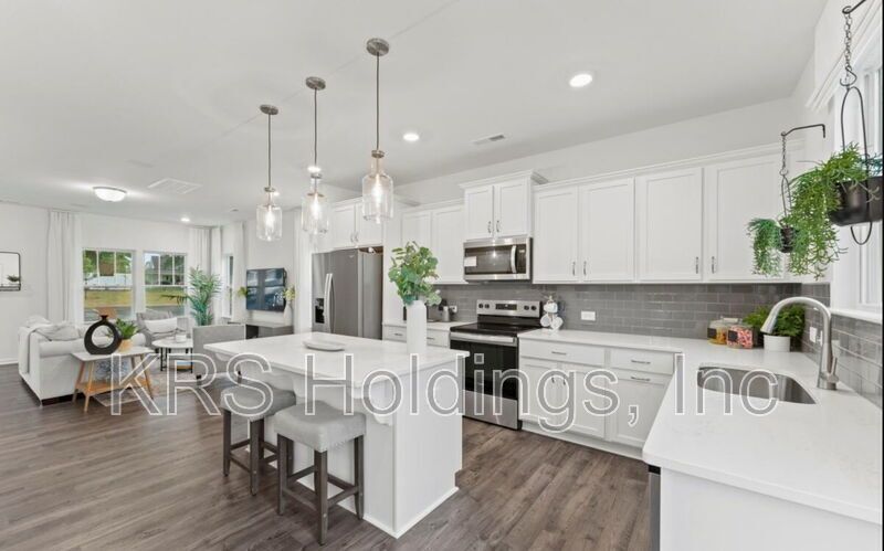 End Unit Townhome in Brand New Community! property image