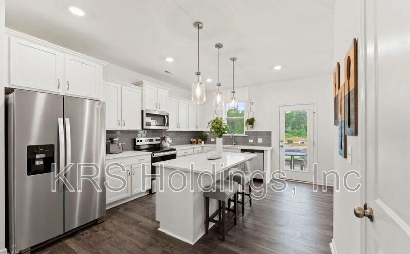 End Unit Townhome in Brand New Community! property image