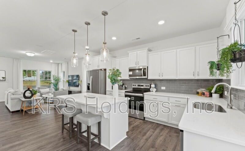 End Unit Townhome in Brand New Community! property image