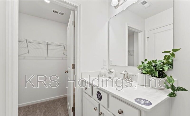 End Unit Townhome in Brand New Community! property image