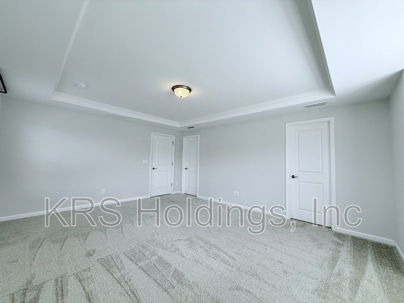 Stunning End-Unit Townhome in Highly Desirable Holding Village! property image