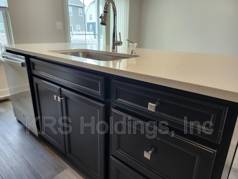 READY NOW, TOWNHOUSE NEAR HARRISONBURG - 4 BR, 3.5 Bath End Unit property image