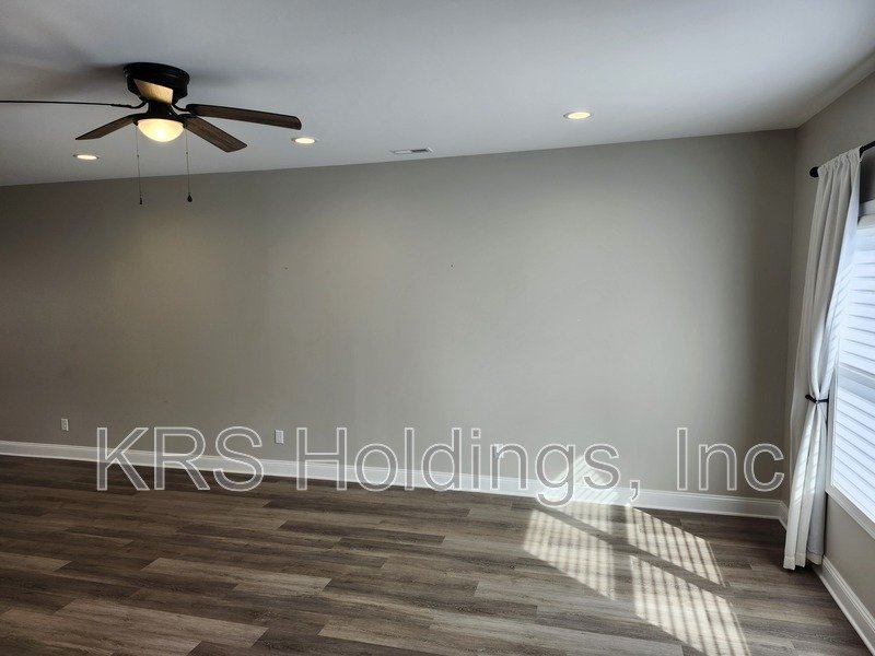 AVAILABLE NOW-Practically New 3 BR, 2.5 Bath Townhome, Great Harrisonburg Location property image