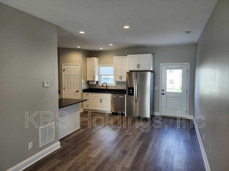 AVAILABLE NOW-Practically New 3 BR, 2.5 Bath Townhome, Great Harrisonburg Location property image